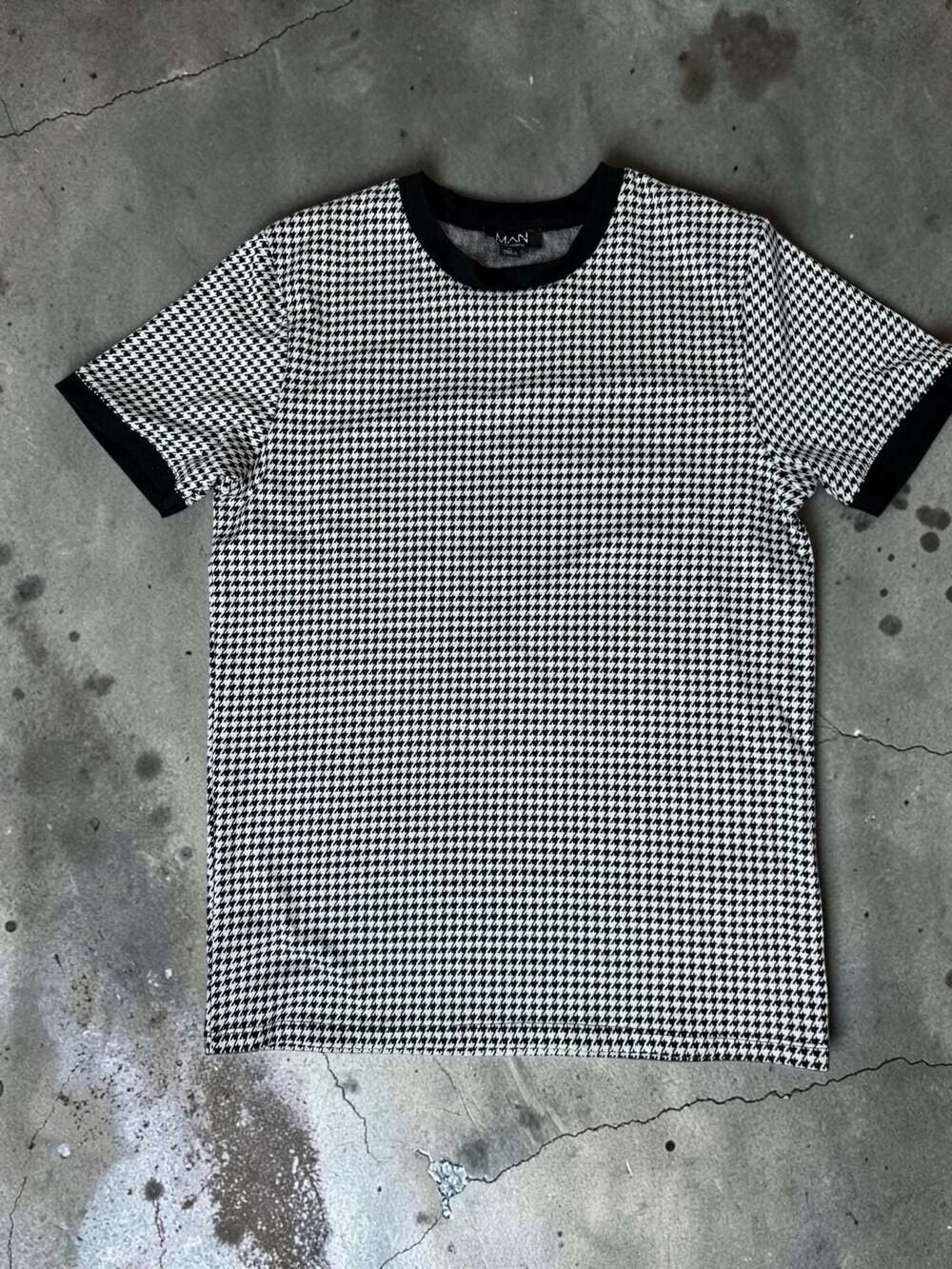 boohooMAN Smart Slim Dogtooth Jacquard Ringer T-Shirt